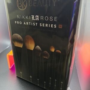 BK Beauty × Nikki LAd Pro Artist Series Brush Set - Black